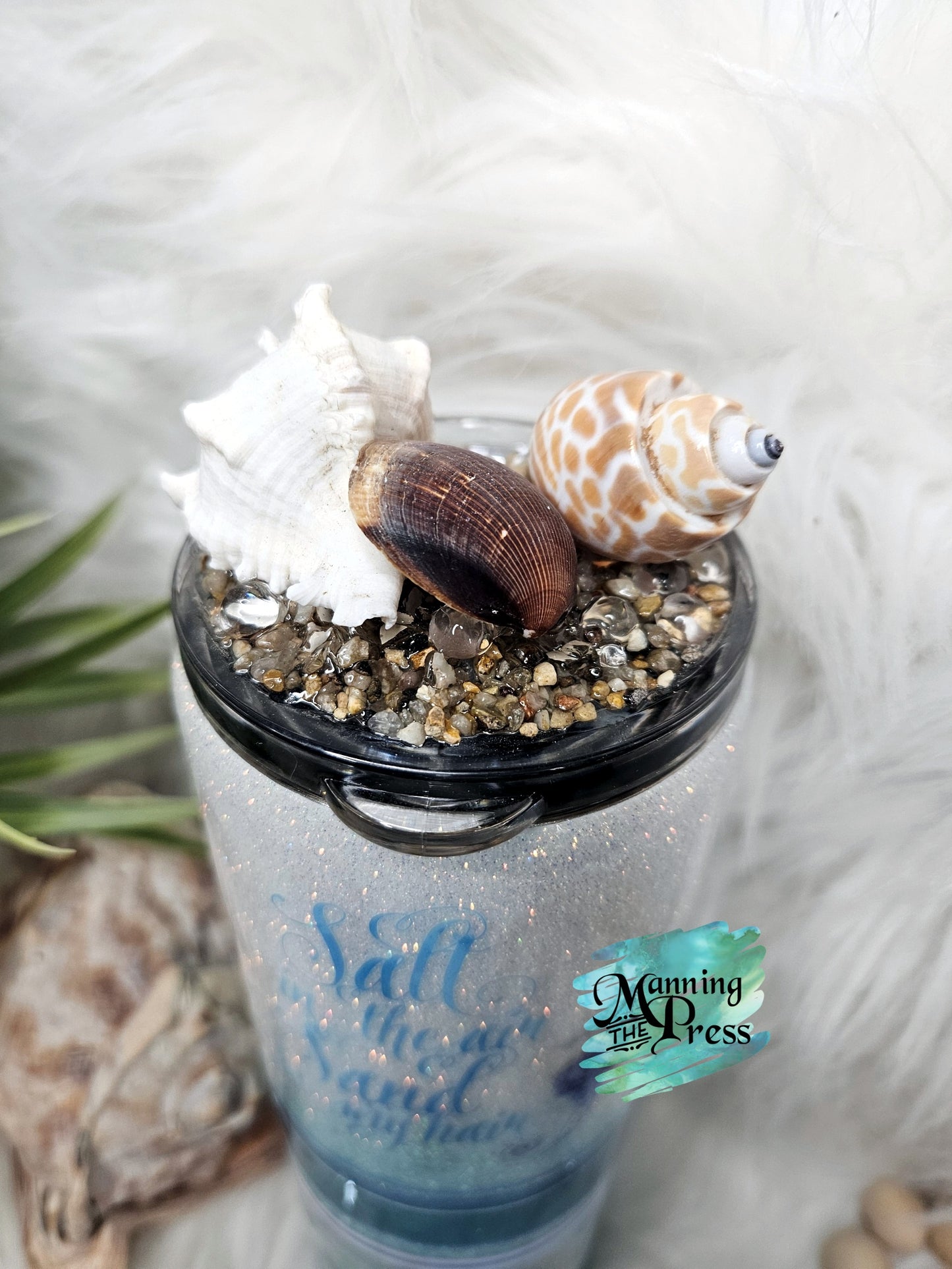 Blue Seahorse - 30 ounce with Shell Topper